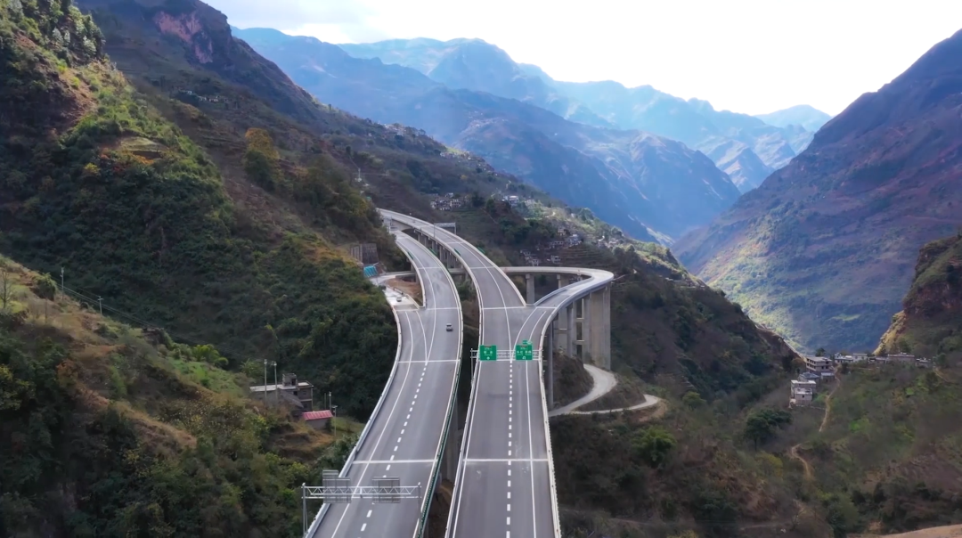 都香高速昭通段通车 沿线群众回家路更近了