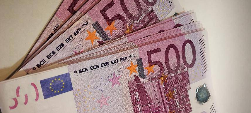 "意大利政府向400万人示好,卖的什么药?_纳税人_税务_协议