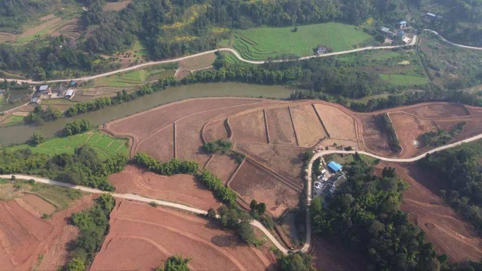 新妙镇平政村抓好乡高标准农田建设夯实乡村振兴"耕"基_整治_施工