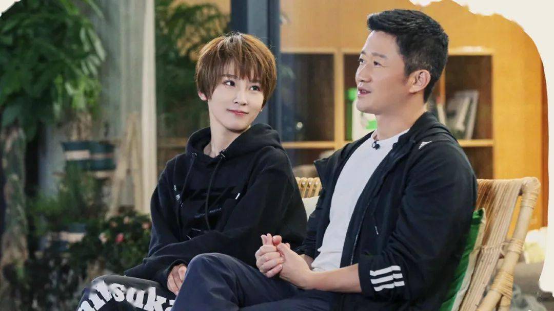 吴京"宠妻"翻车后,谢楠终于回应了:我不离婚!_周一围_网友_朱丹