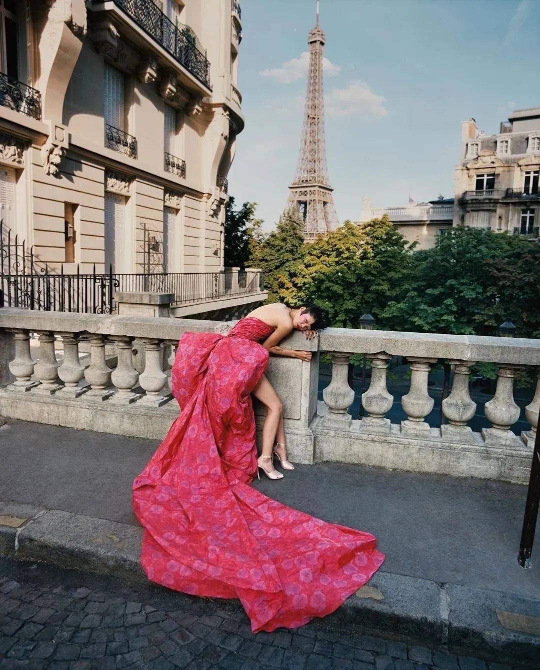 绮丽玫瑰,华美而惊艳 | giambattista valli 2024春夏_系列_高定_设计