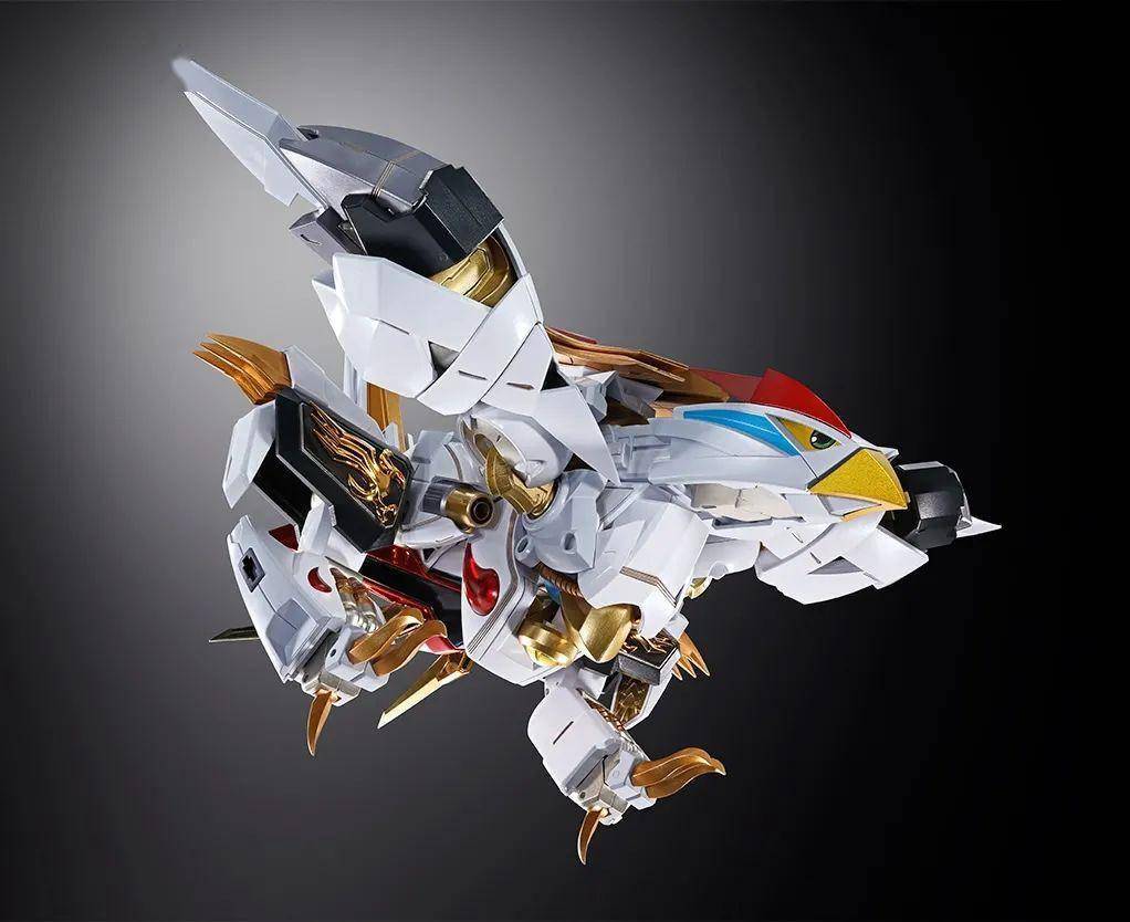 附带了标志性的凤龙剑和鞘盾这次当然也有用到合金零件除了透明件以