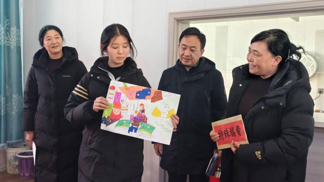 "化隆县清源学校教师,此次绘画作品指导教师马佳依表示,非常高兴学生