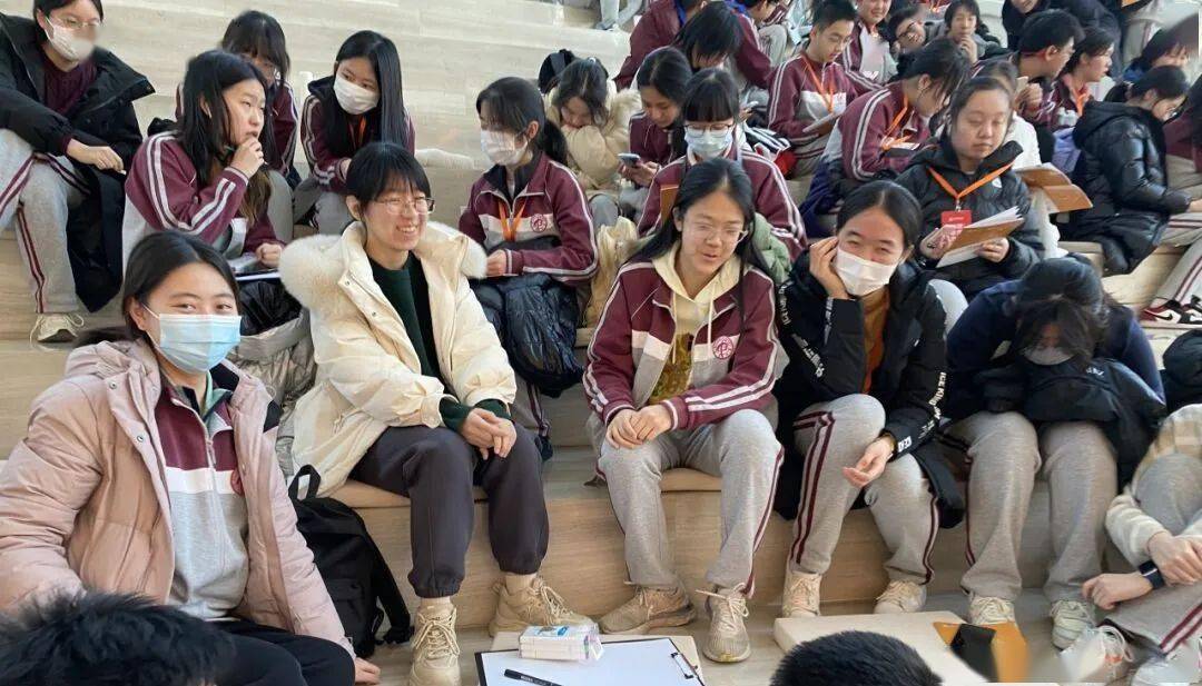 北京中学高中部·走进名企之走进凤凰中心_的设计_建筑_演播厅