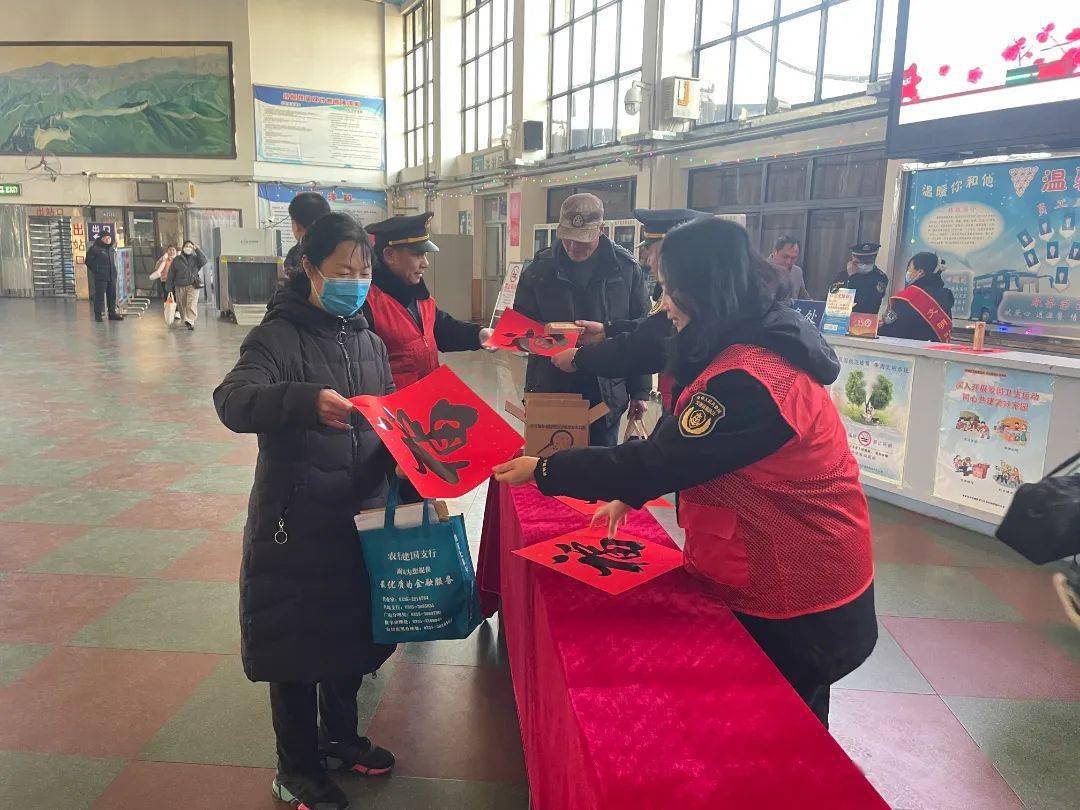 青春志愿行 温暖回家路丨秦皇岛市青年志愿者服务春运