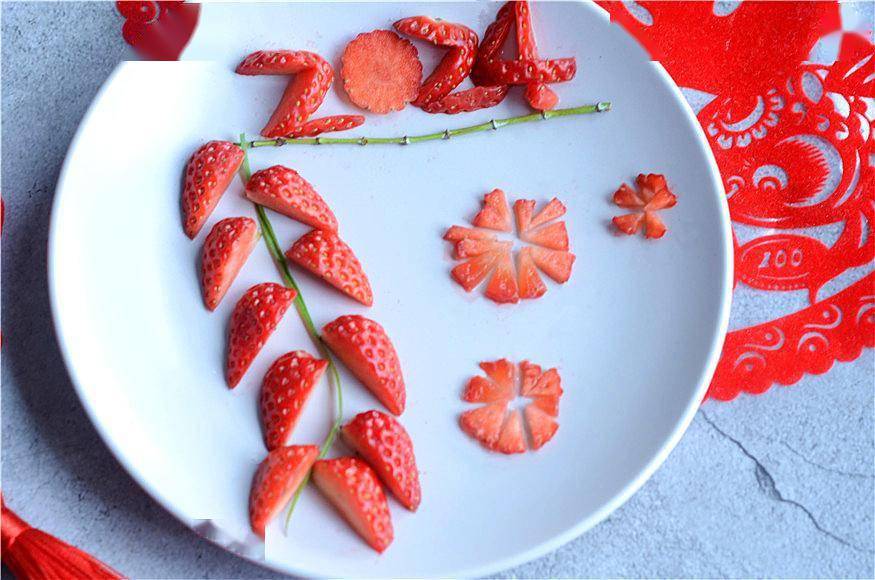 草莓果盘制作简单做法图片
