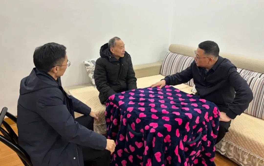 1月30日,省农信联社常德办事处党组书记,主任刘汉军在常德农商银行