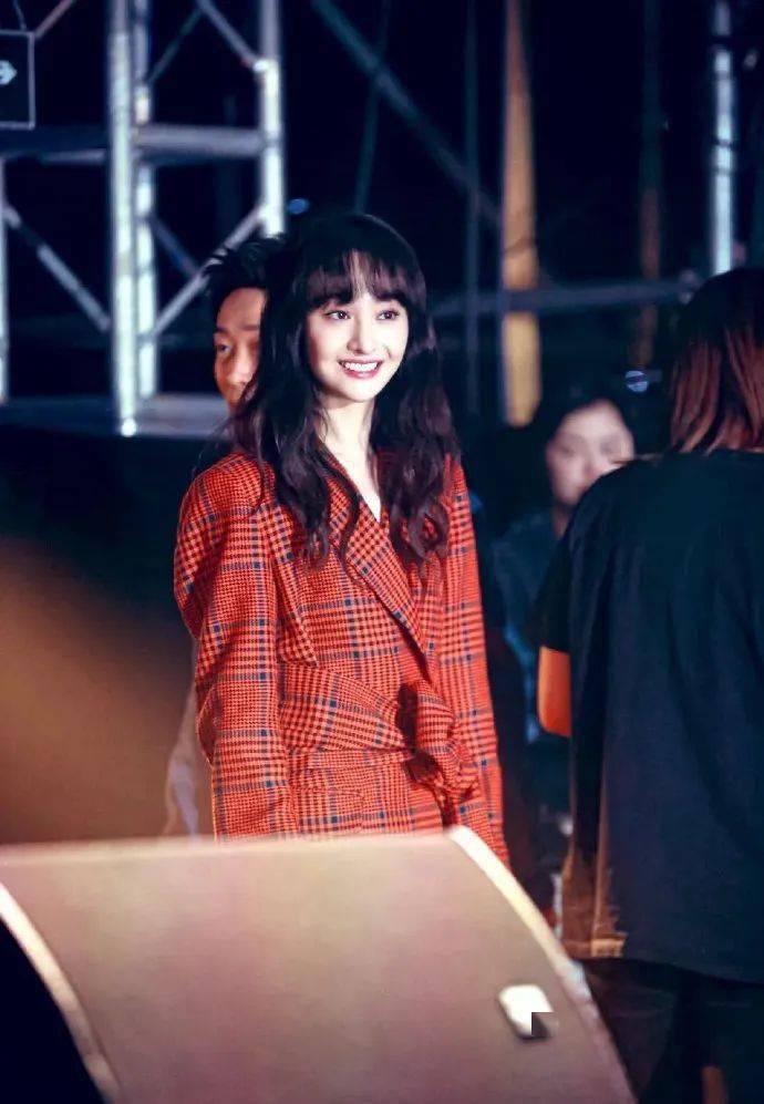 郑爽有钱不还?白敬亭运气被蹭了?马苏送黑粉入狱?张佳宁屈楚萧合约?