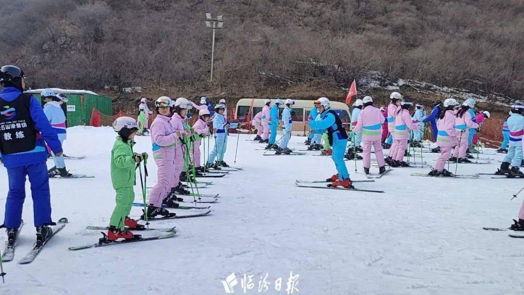 到雲丘山赴一場冰雪之約~_活動_滑雪場_體育