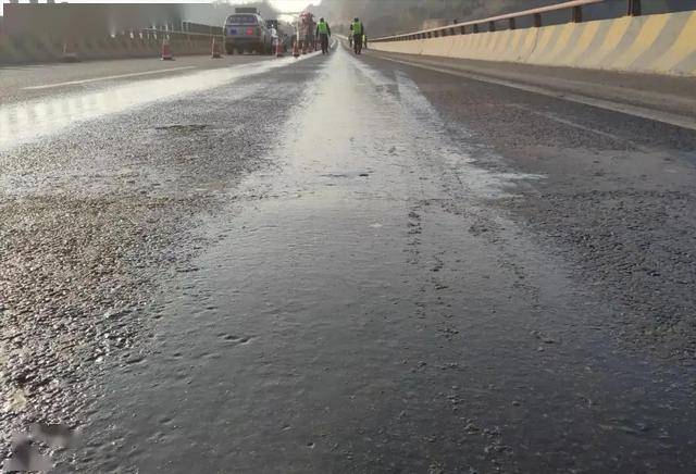 驾车遇暗冰路段如何安全行驶?_搜狐汽车_搜狐网