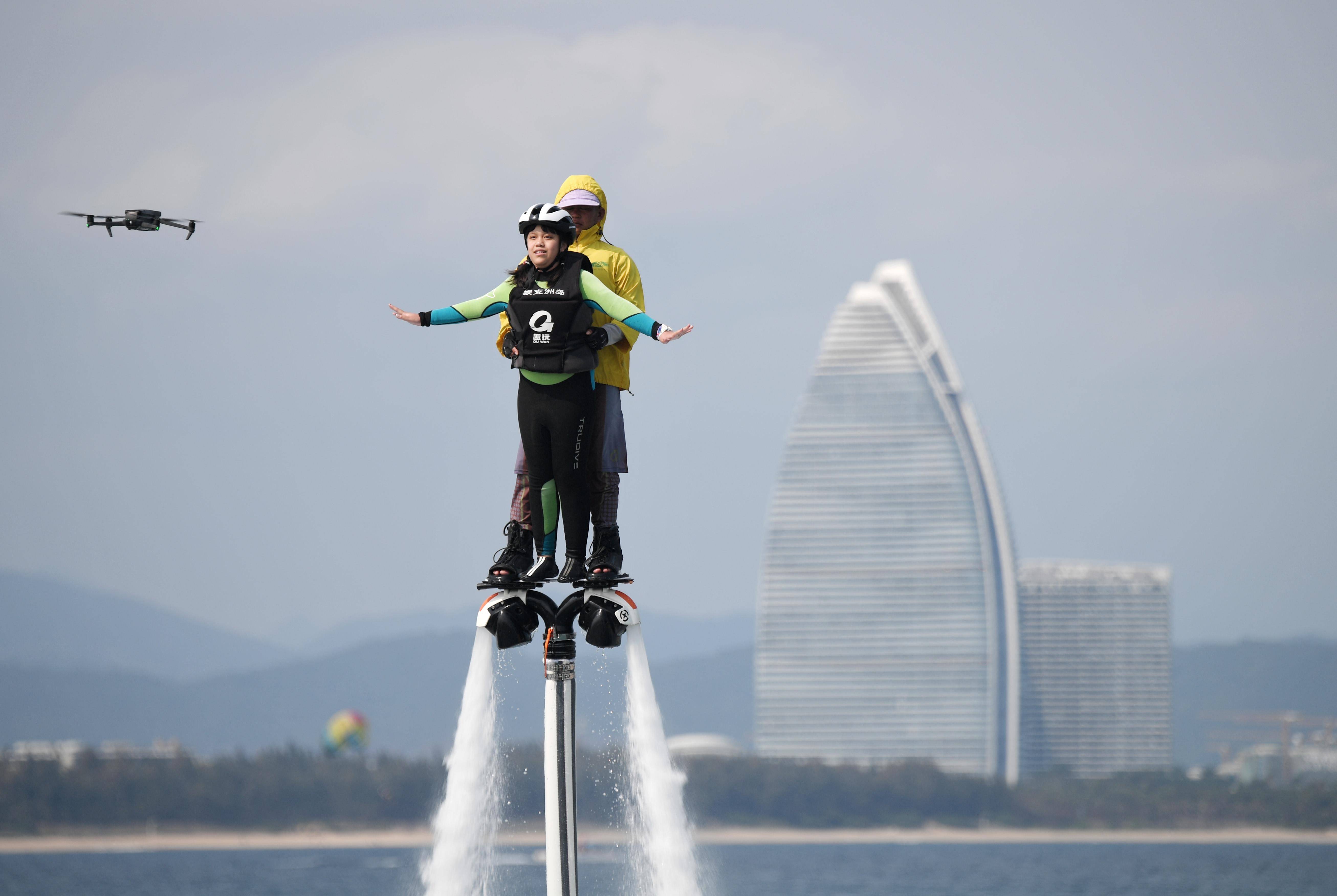 海南三亚:椰风海韵醉游人_新华社_蜈支洲岛_赵颖全