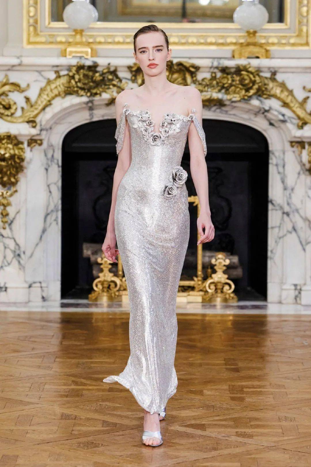 破产重生的 tamara ralph 2024春夏高定系列太美了!_大赛_的设计_女性