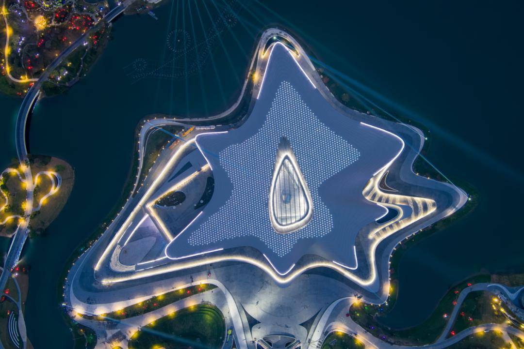一起去成都的科幻地标吧_星云_时空_机甲