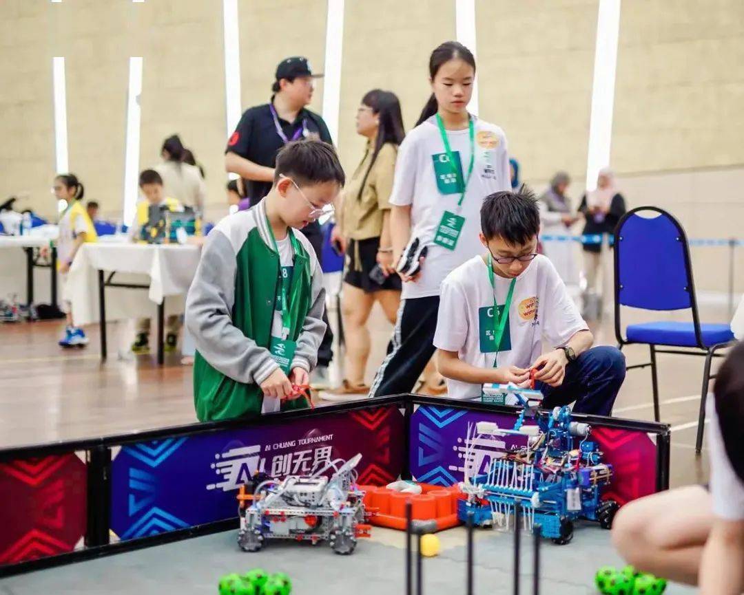 摘金夺银!佛山学子在世界机器人大赛海外锦标赛取得佳绩_比赛_小学_冠