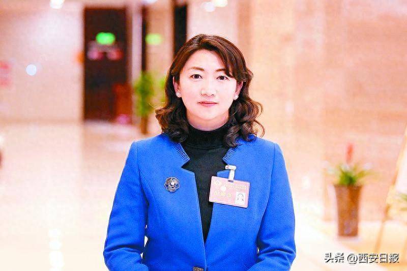 【聚焦2024西安两会】市政协委员王珑:建立文创产品集中展示推广平台