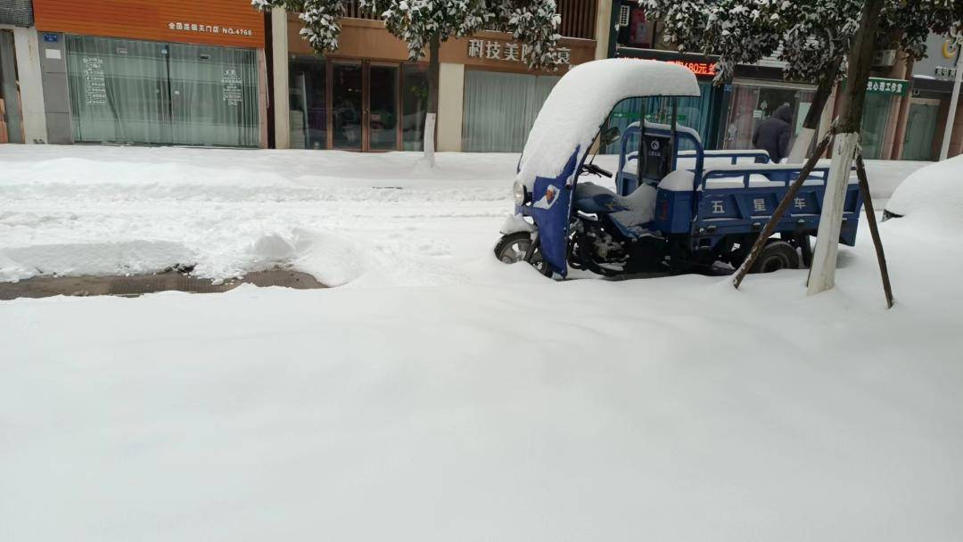 大雪压了百花路!救援时已失去意识.