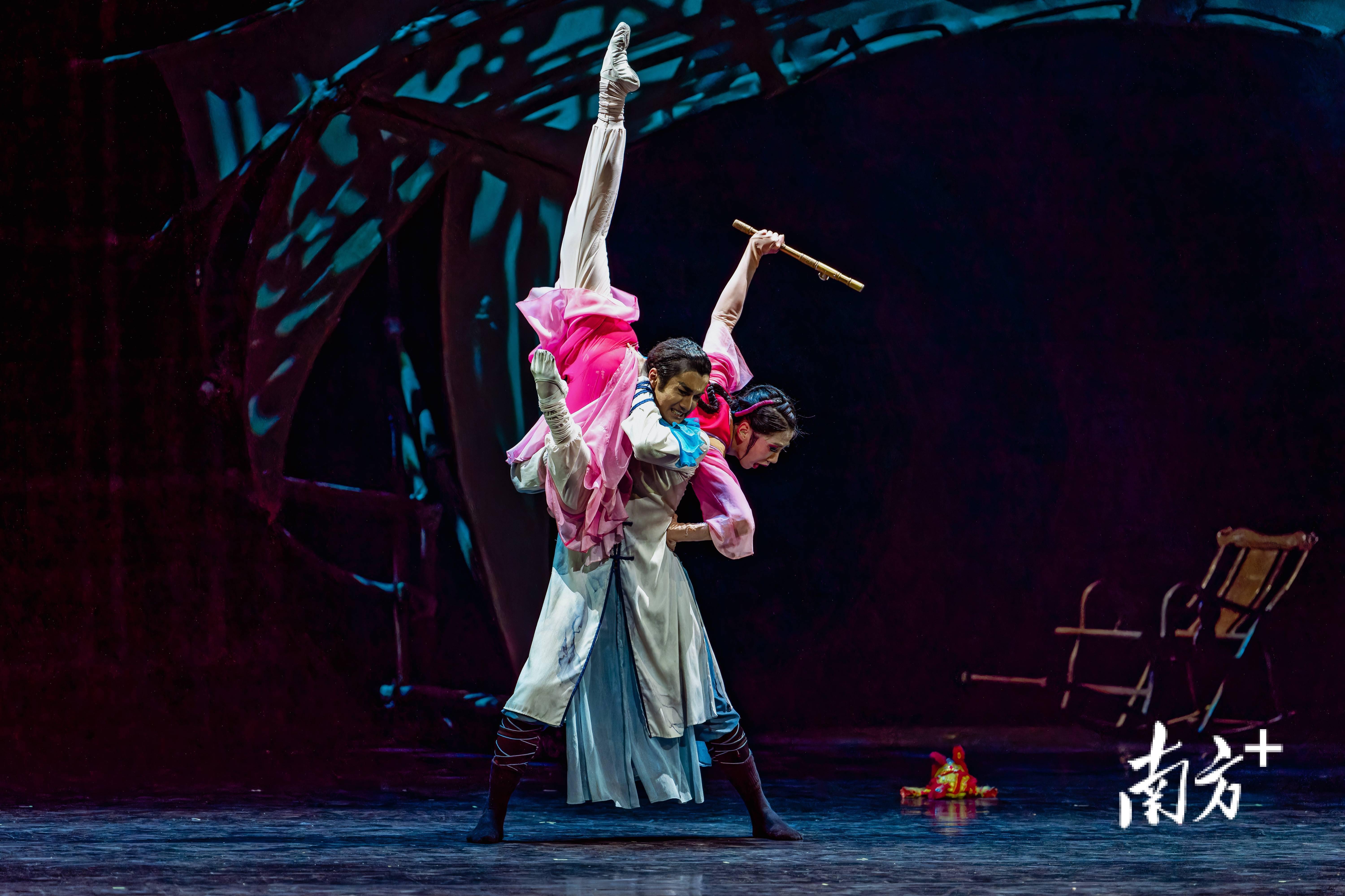 本次演出前,总编导钱鑫,王思思与主演依力凡,庞冠宇,梁绮琦,李奥,刘