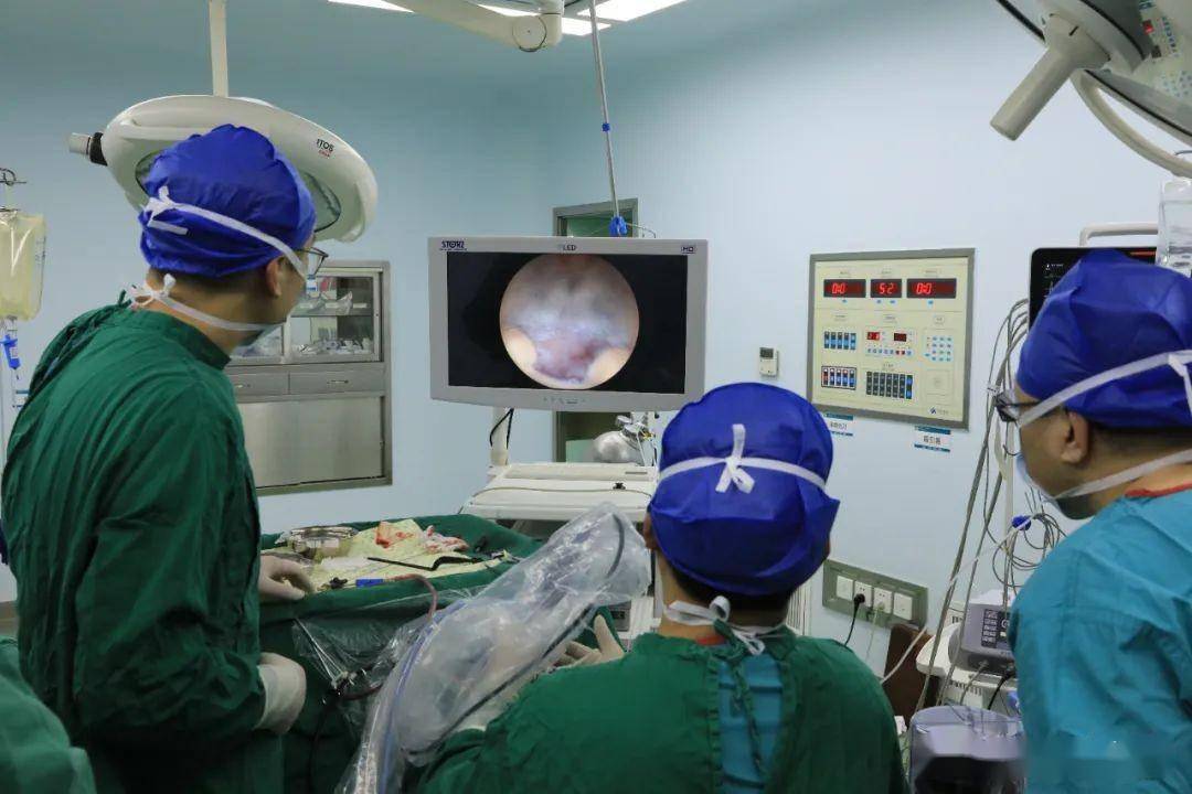 濮阳县人民医院外一科团队成功开展首例第三脑室底造瘘术
