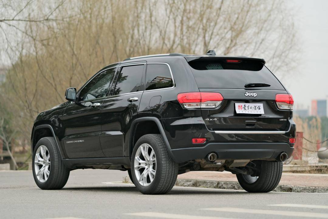 情怀或许是它身上最不值一提的属性——二手jeep 大切诺基(进口)_搜狐
