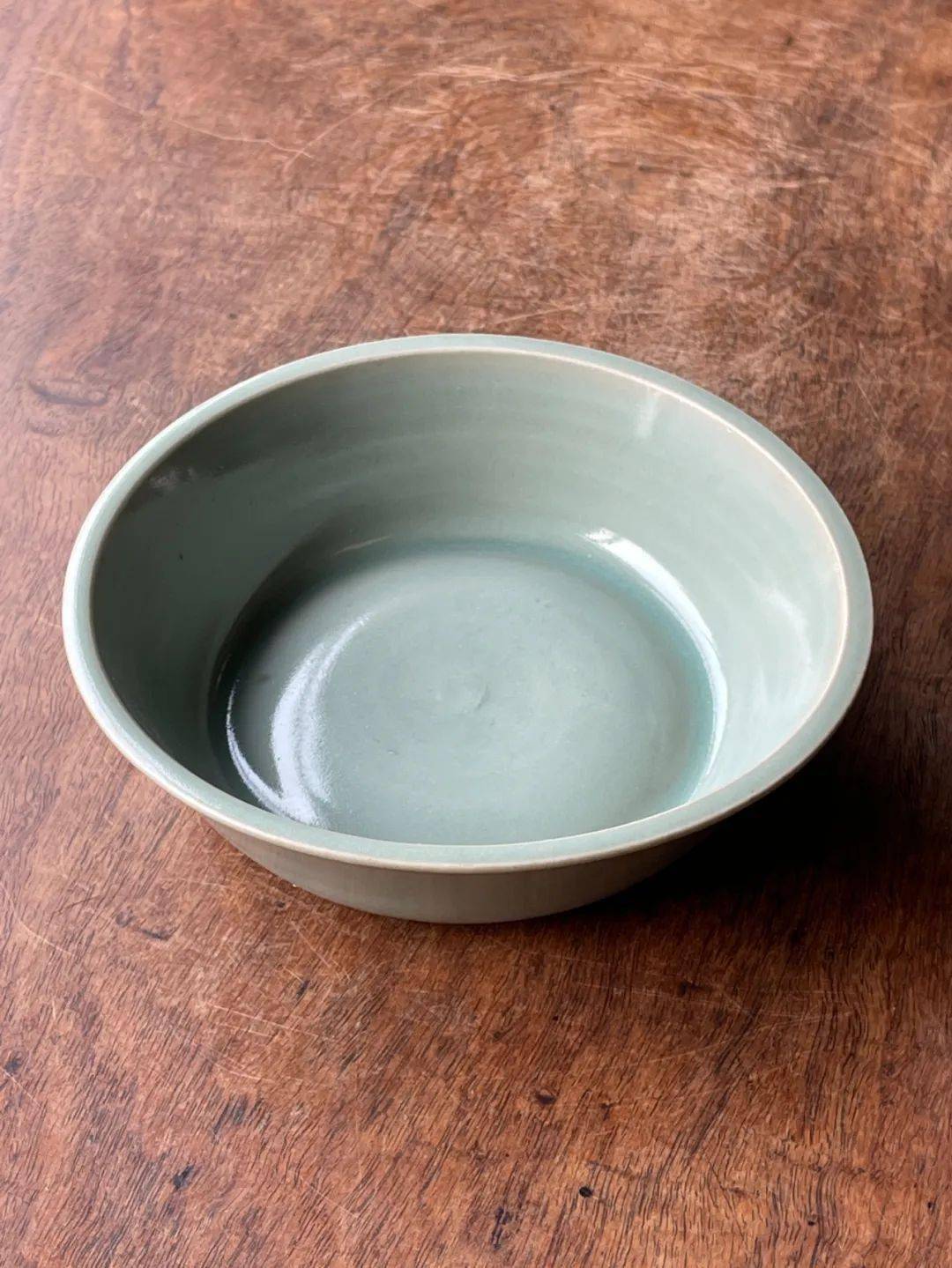 龙泉是浙江省历史文化名城,位于浙江西南部,与福建省接壤,以出产青瓷