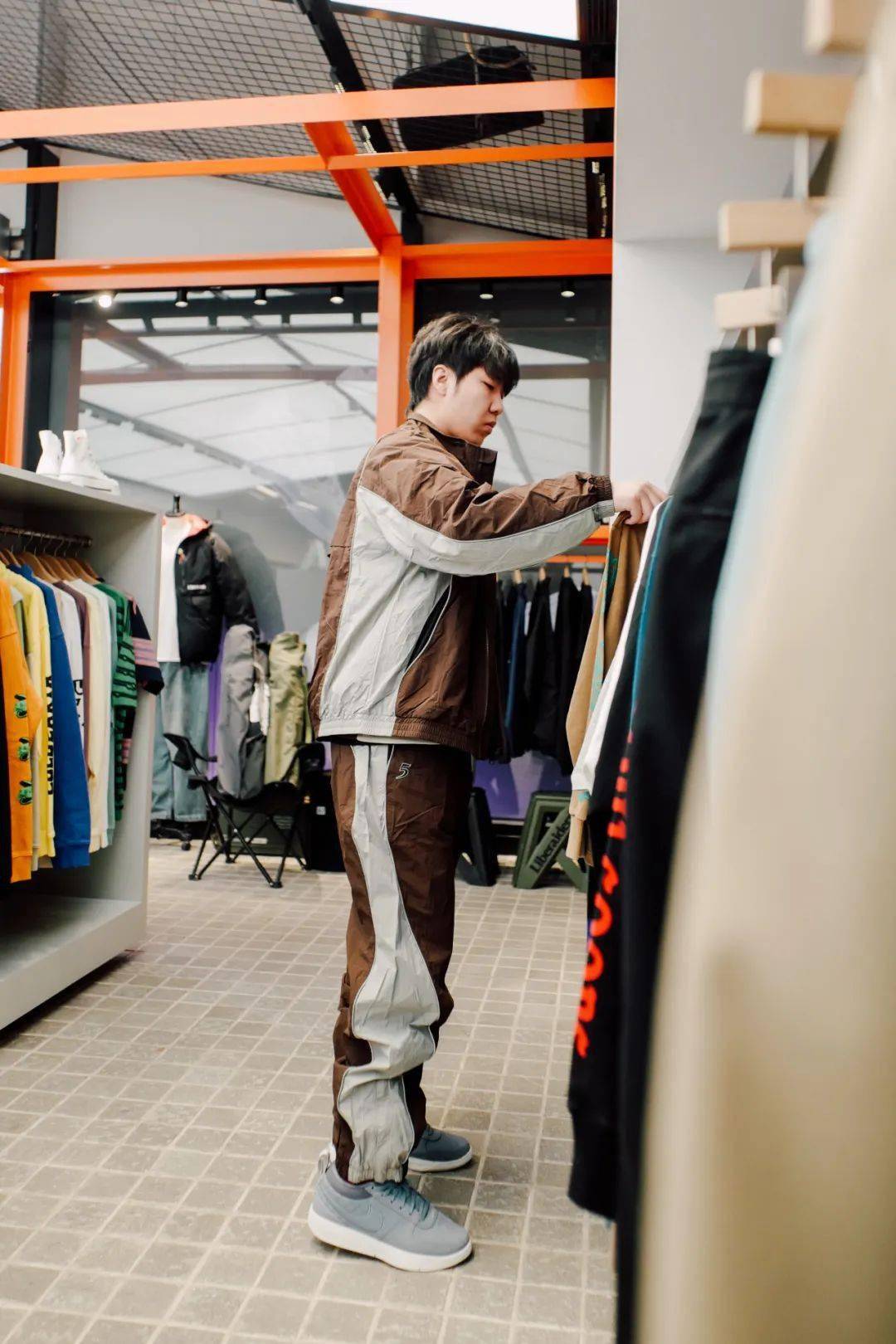 size20丨对话苏尔:面对既要这又要那的内卷时代,篮球签名鞋如何才能