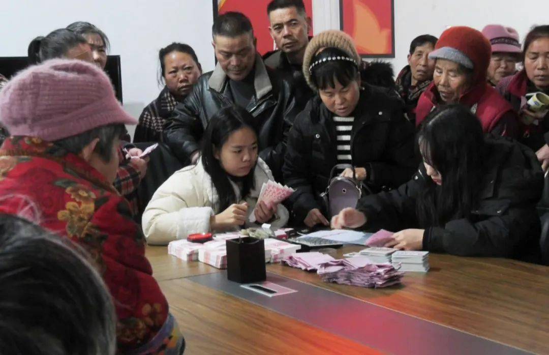 玉屏五里桥:我们在家门口领工资67_村民_发展_集体经济