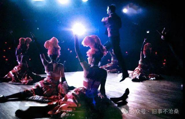 旧事照片:671950年巴黎红磨坊夜总会欢景实拍老照片