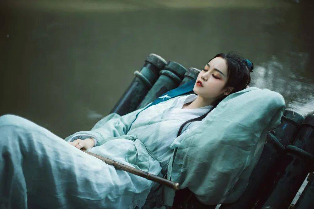 晚上睡觉,若有这3种"迹象",说明你的人生开始走上坡路