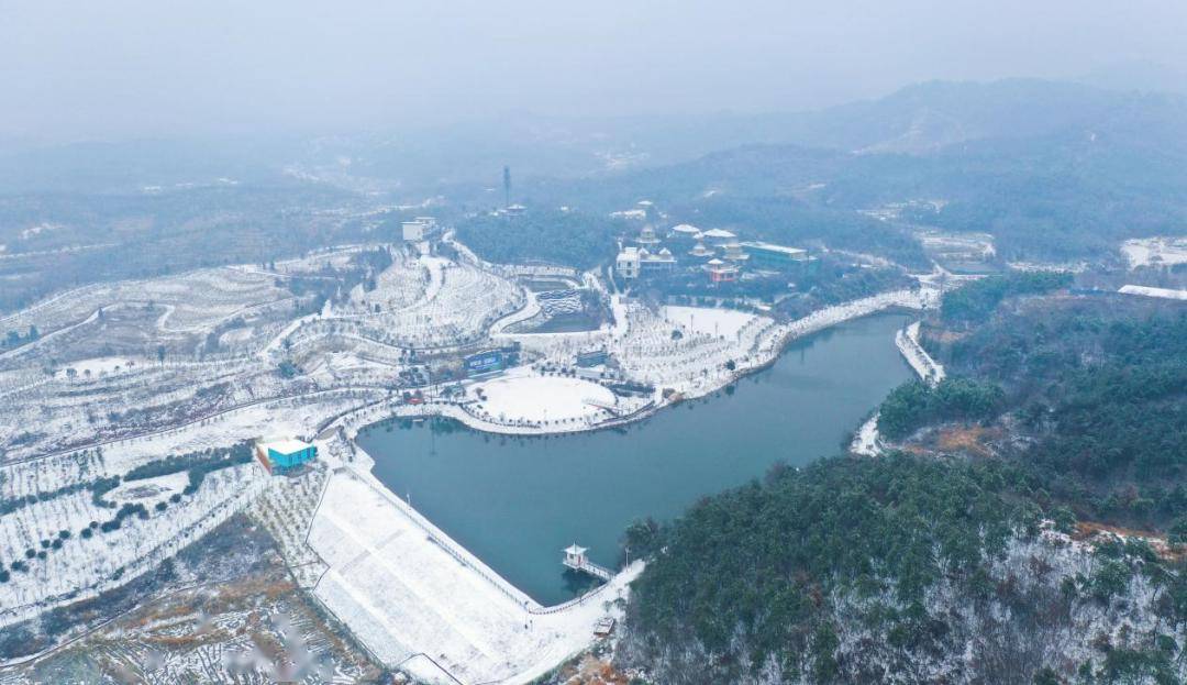 国家3a级旅游景区——熊家湾·田园谷景区位于红安县杏花乡熊家湾,是