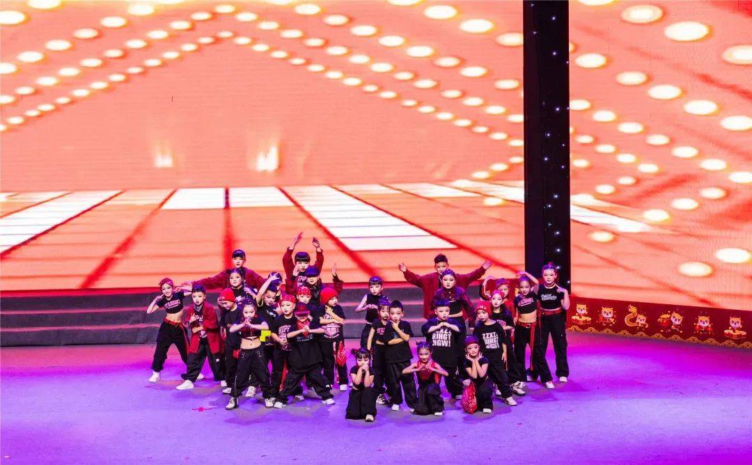 舞蹈《芭比》舞蹈《宝贝》架子鼓《快乐崇拜》舞蹈《小蜜蜂》拉丁舞