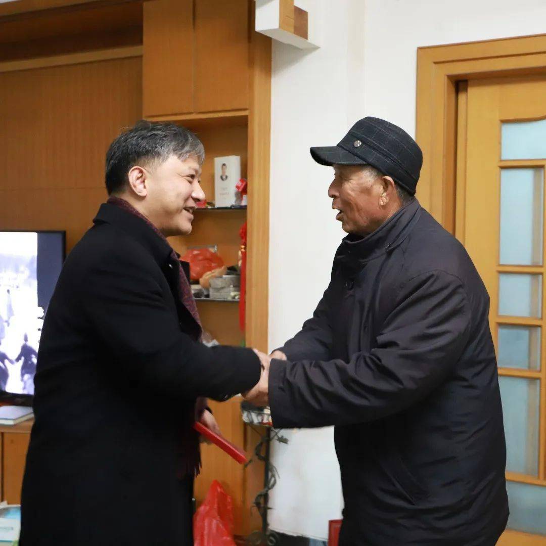 吴江开发区开展节前走访慰问活动_李文斌_杨孝雯_生活