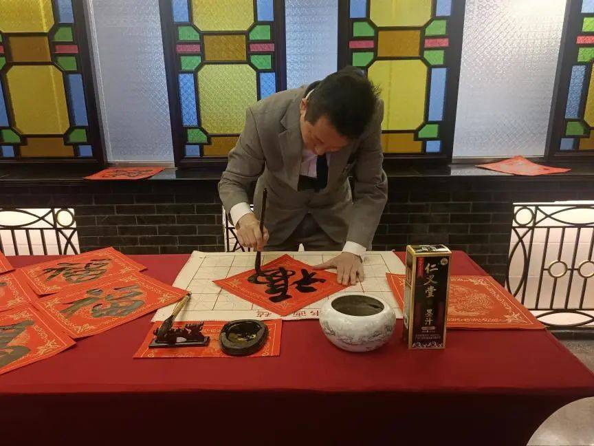 “岭南水乡”一日游热销、年夜饭爆火