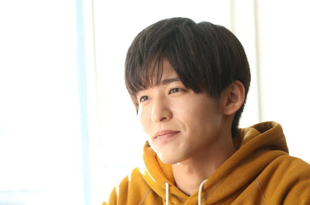 "你心中的20代男艺人最帅眉型"排行,打败目黑莲的,是!