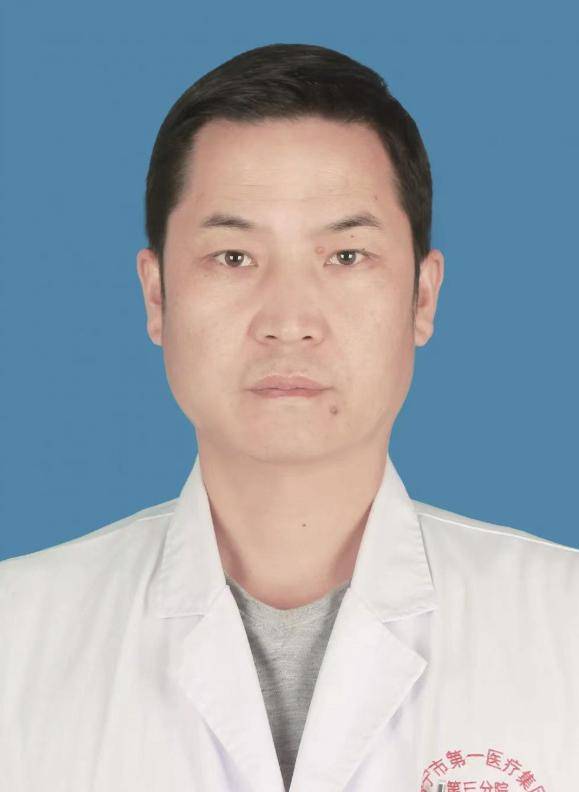 图片由受访者提供1981年出生的张云,2010年从青海大学临床医学专业