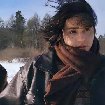 情头| 不要因为廉价的新鲜感放弃长久的陪伴_世事_月光