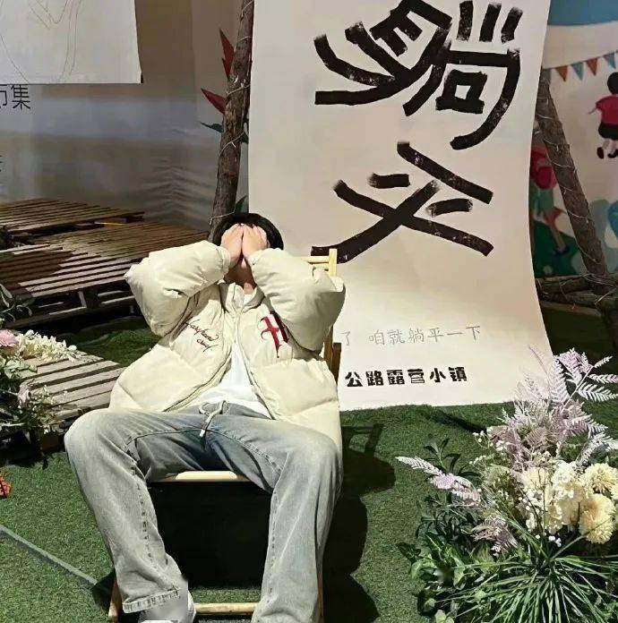 情头| 不要因为廉价的新鲜感放弃长久的陪伴_世事_月光