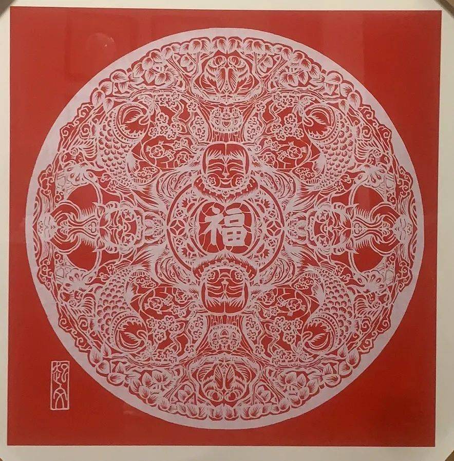 在张传锦看来,由于地理位置的独特性,淮南剪纸艺术是以阴刻为主,阳刻