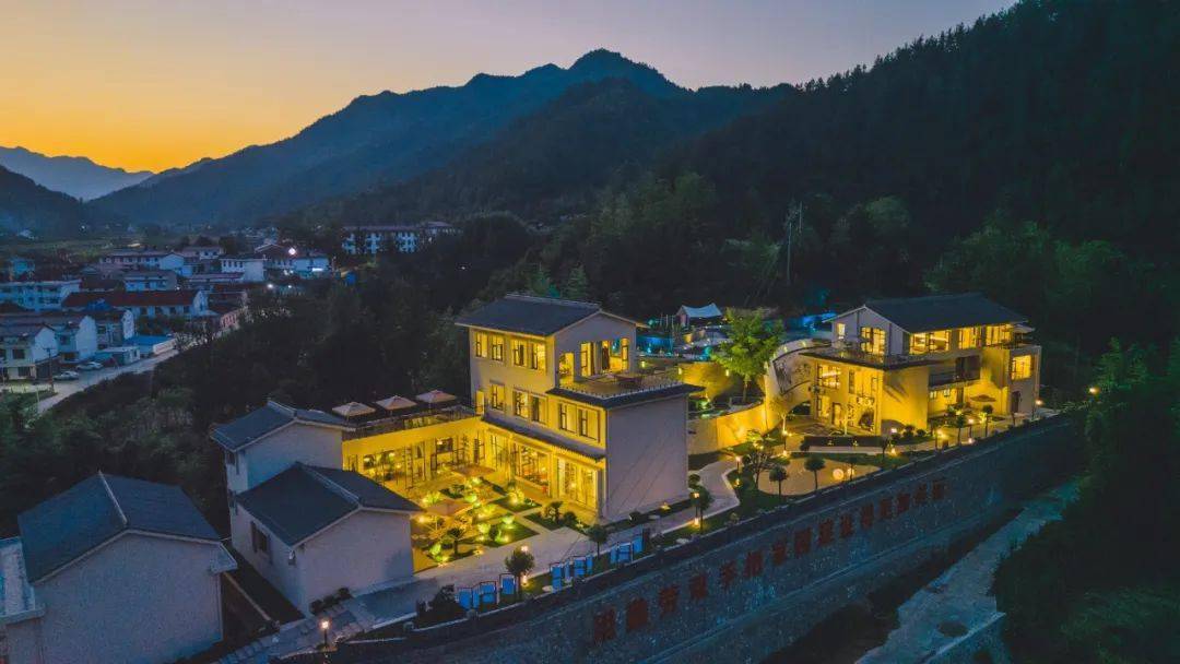 早上,离开城固,来到位于洋县的华阳古镇,参与"迎新春