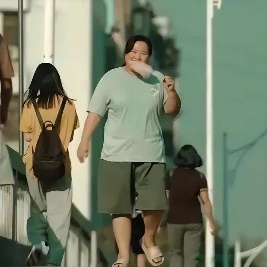 贾玲新电影照曝光,真的暴瘦了100斤!_邓超_阿米尔汗_身材