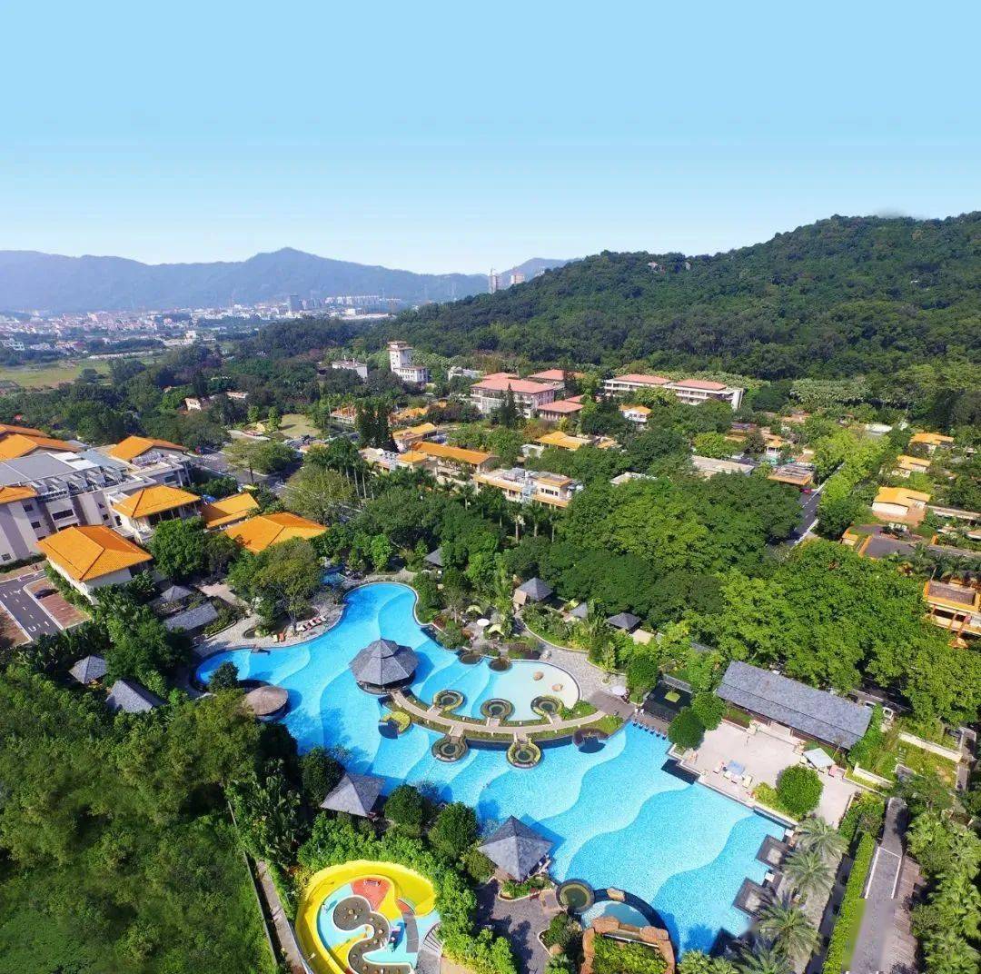 村还能顺便到附近的中山温泉旅游度假区崖口海鲜街港珠澳大桥东堤眺望
