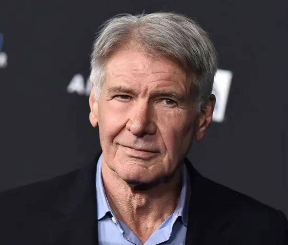 经典红浩克就是罗斯将军,在漫威电影当中,他率先在《无敌浩克》中