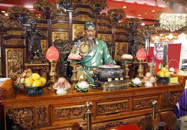 大年初四"接五路",早迎五路财神接到家,龙年吉祥财运亨通_民间_路神