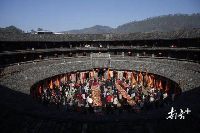 直击大埔花萼楼大年初三祈福活动_村民_仪式_进群