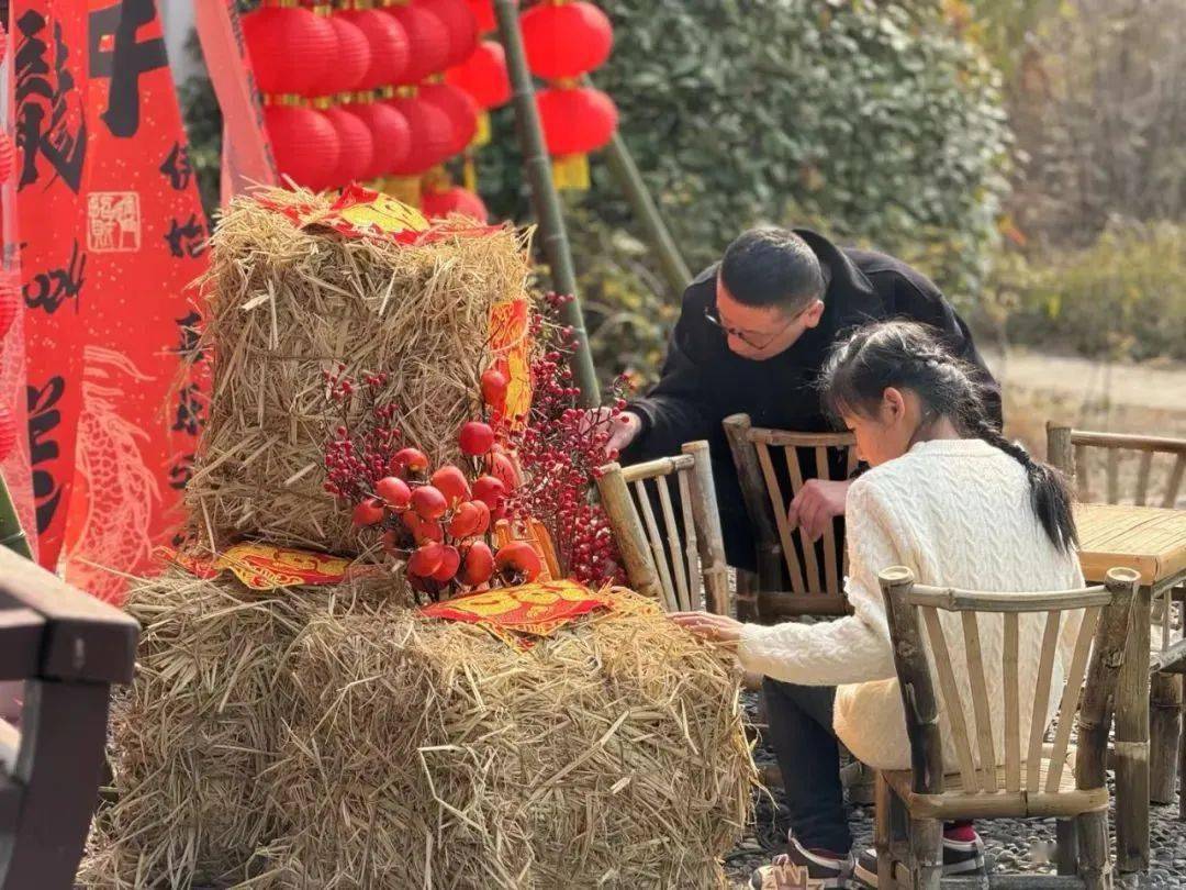 藏龙卧虎"的主题活动城市绿谷冬日冰雪游玩体验让游客们感受童话般的