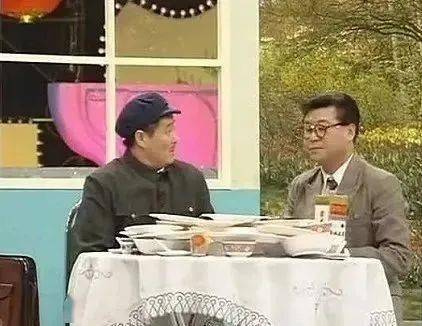 1987年赵本山第一次登上央视春晚的小品,便是婚恋题材的《相亲》.