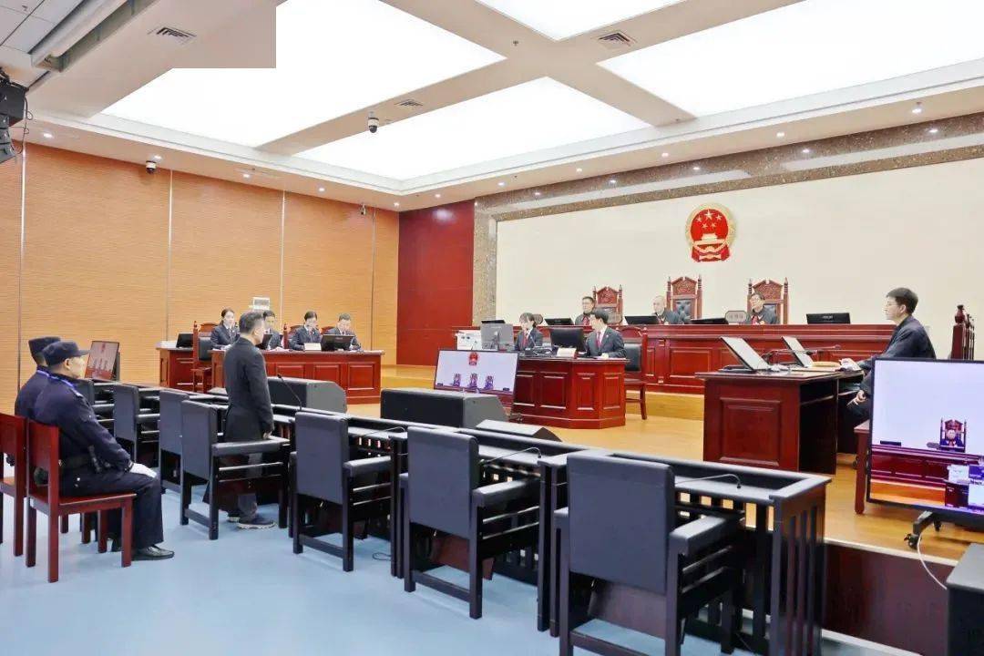 被告人王群利用担任株洲市委常委,高新区党工委书记,天元区委书记,市