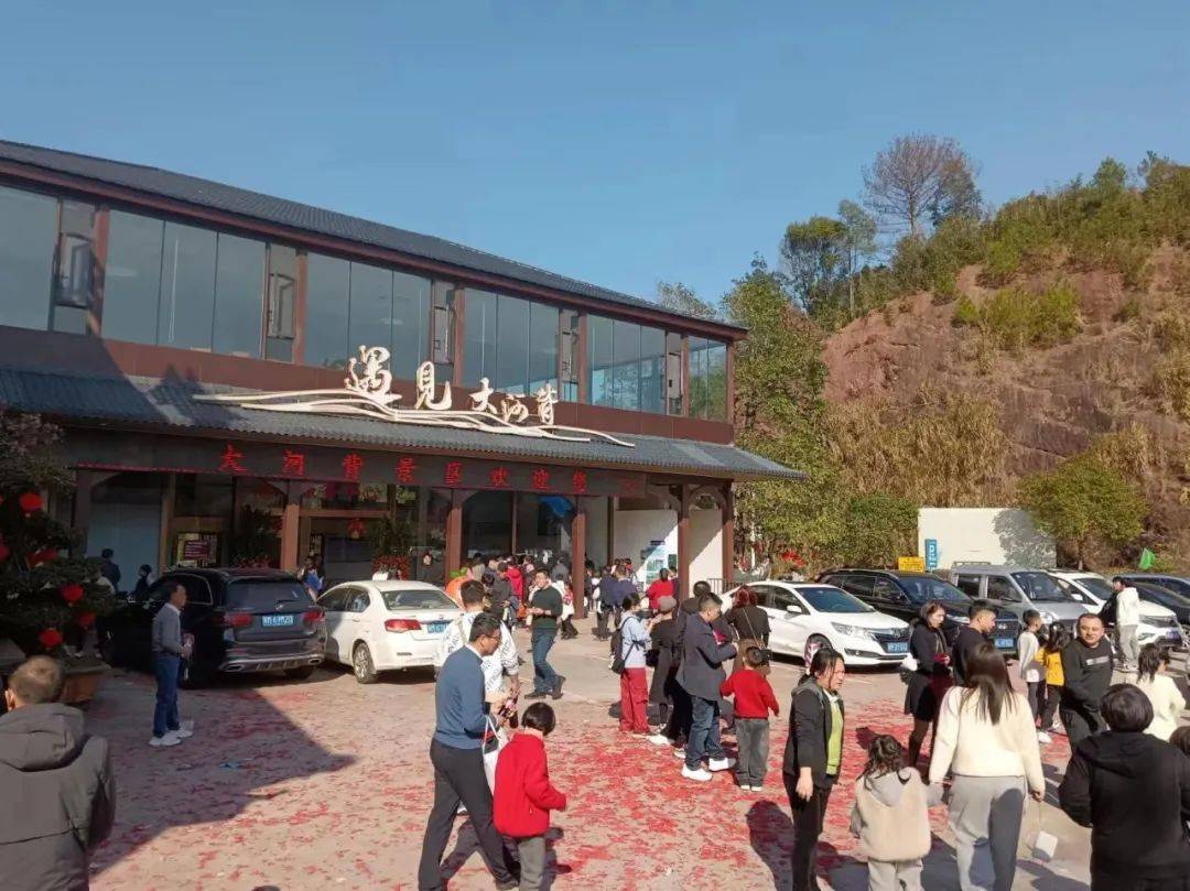 五指石,南台卧佛山景区针对梅州市民和深圳市民开展免门票优惠政策,曼