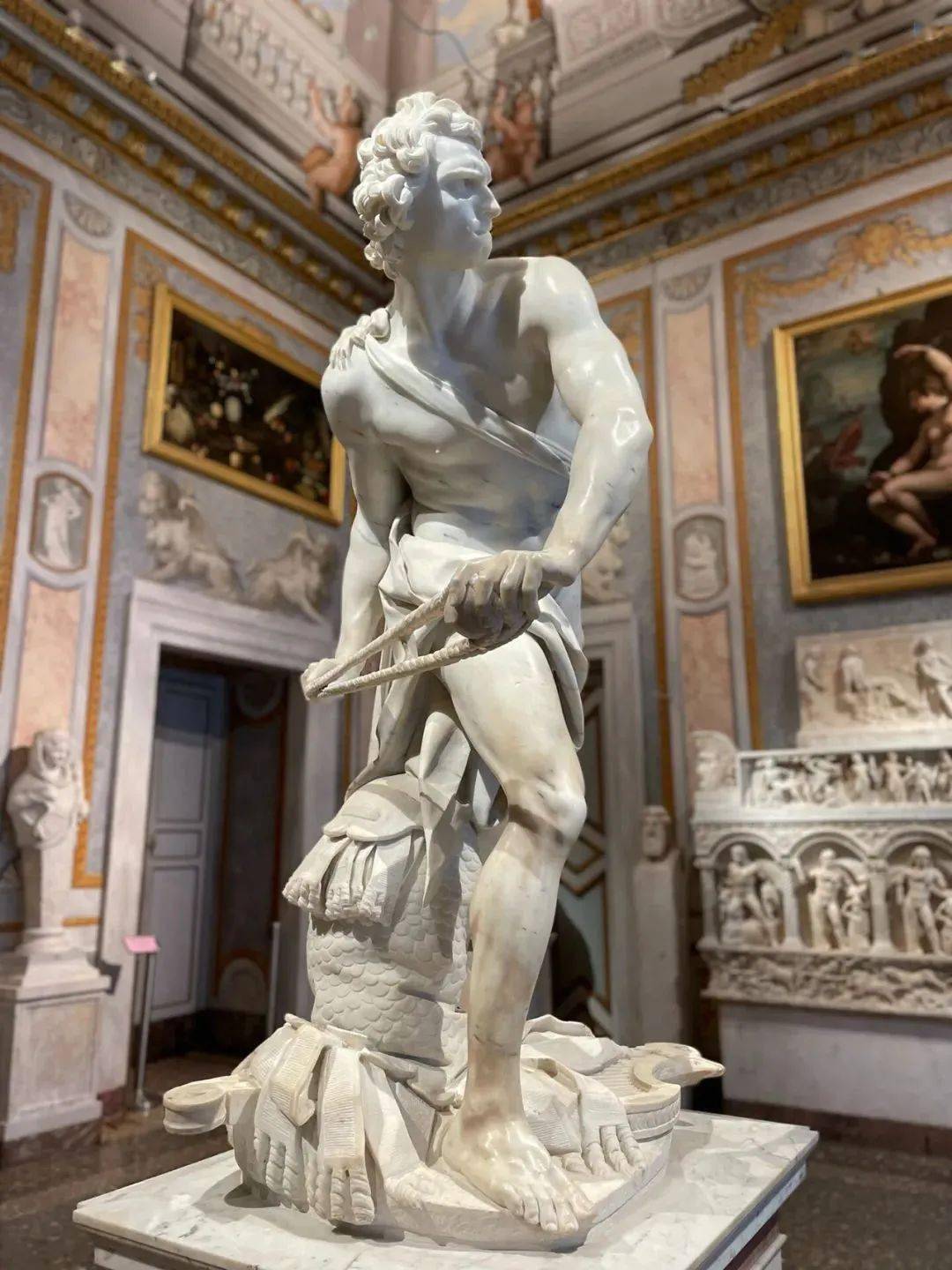 这里成为意大利国立美术馆,以收藏世界上数量最多的卡拉瓦乔作品以及