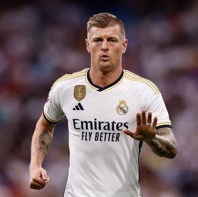 事实上,姆巴佩从一月初就已经知晓皇马方面提供的条件,而银河战舰本次