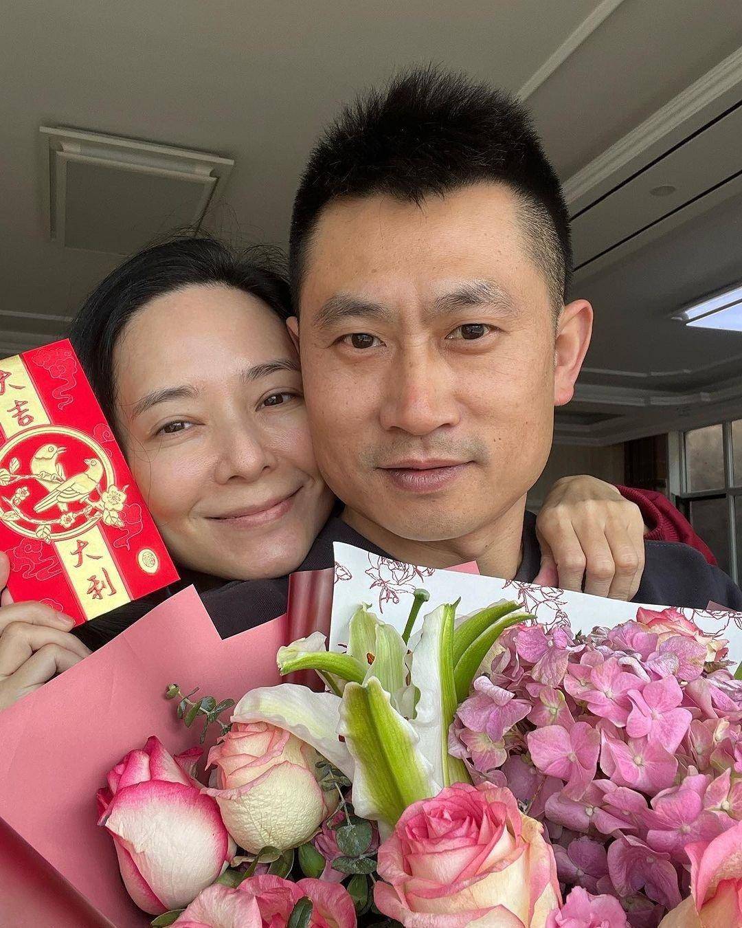 素颜亮相状态佳,上月宣布父亲离世_郭羡妮_朱少杰_生活